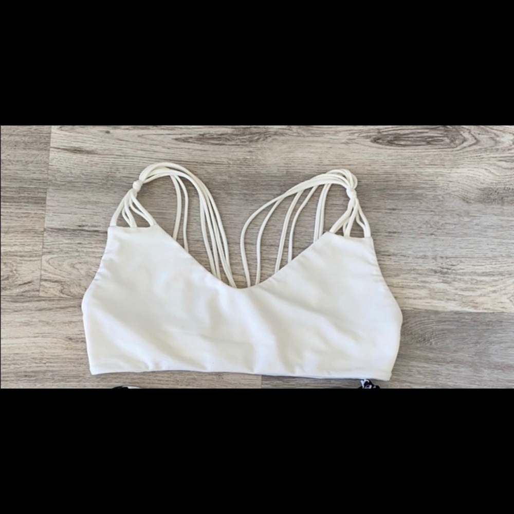 Mikoh Banyans Top